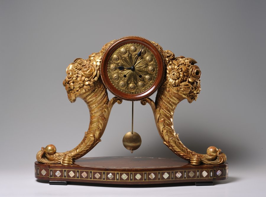 A TABLE CLOCK