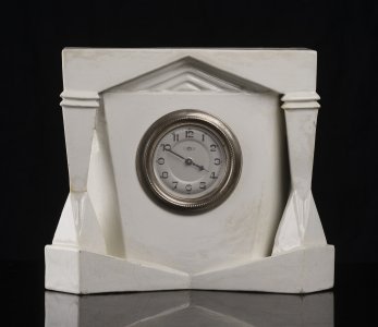 A TABLE CUBIST CLOCK