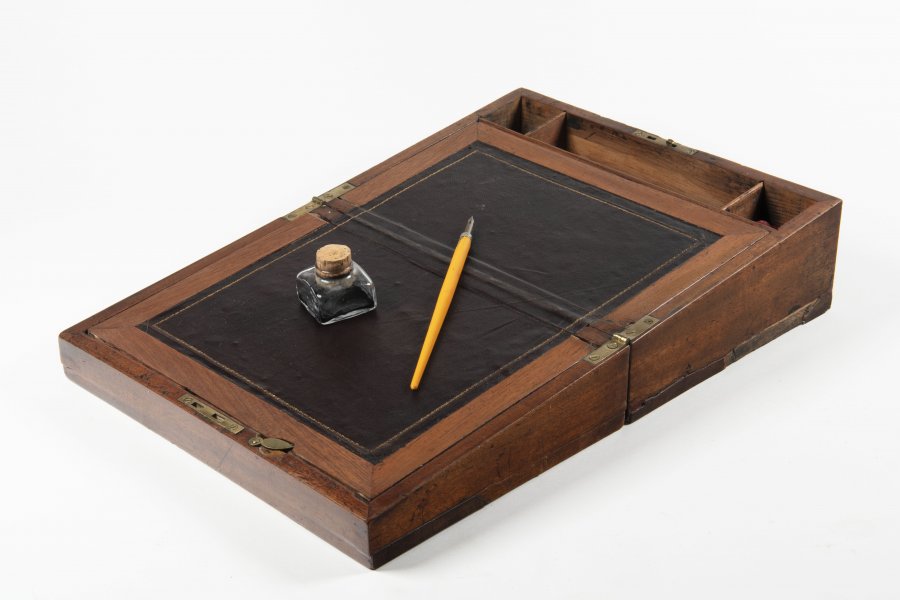 TRAVEL WRITING BOX