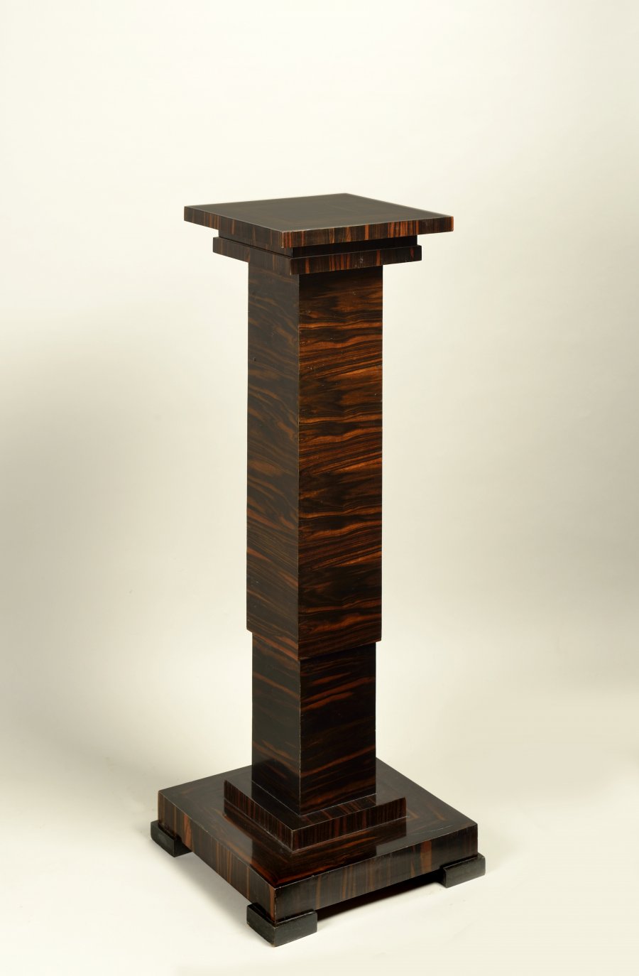 JUGENDSTIL-SÄULE AUS MAKASSAR-EBENHOLZ