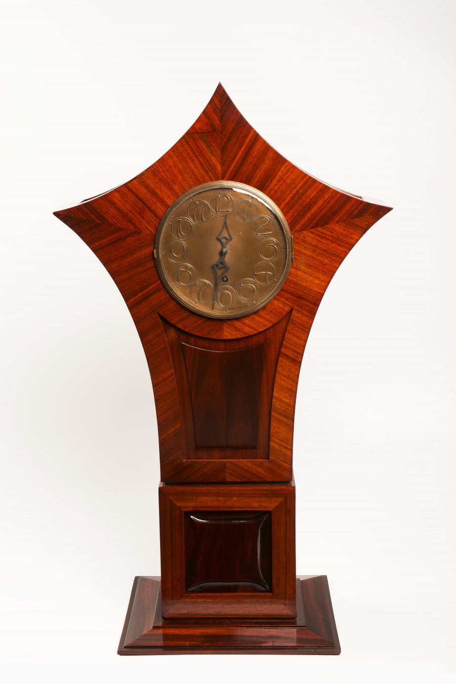 AN ART NOUVEAU TABLE CLOCK