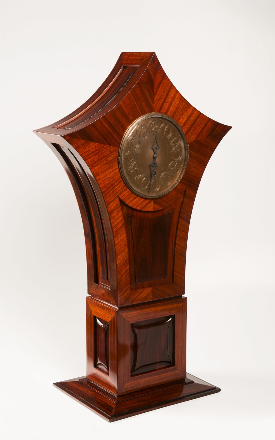 AN ART NOUVEAU TABLE CLOCK