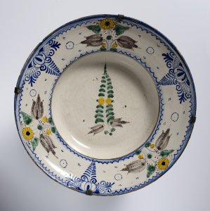 A POST-HABAN STYLE PLATE