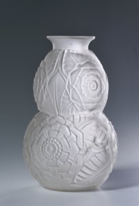 A FRERES MULLER GLASS VASE