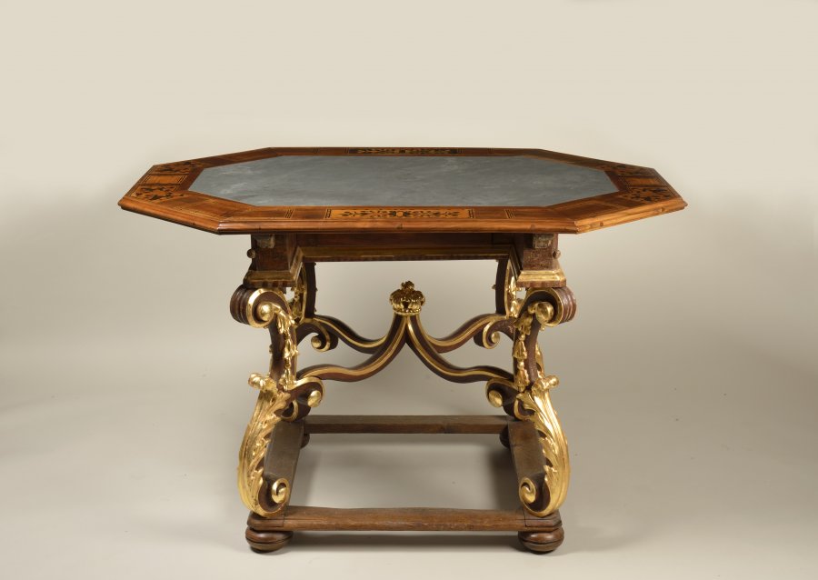 BAROQUE OCTAGONAL TABLE