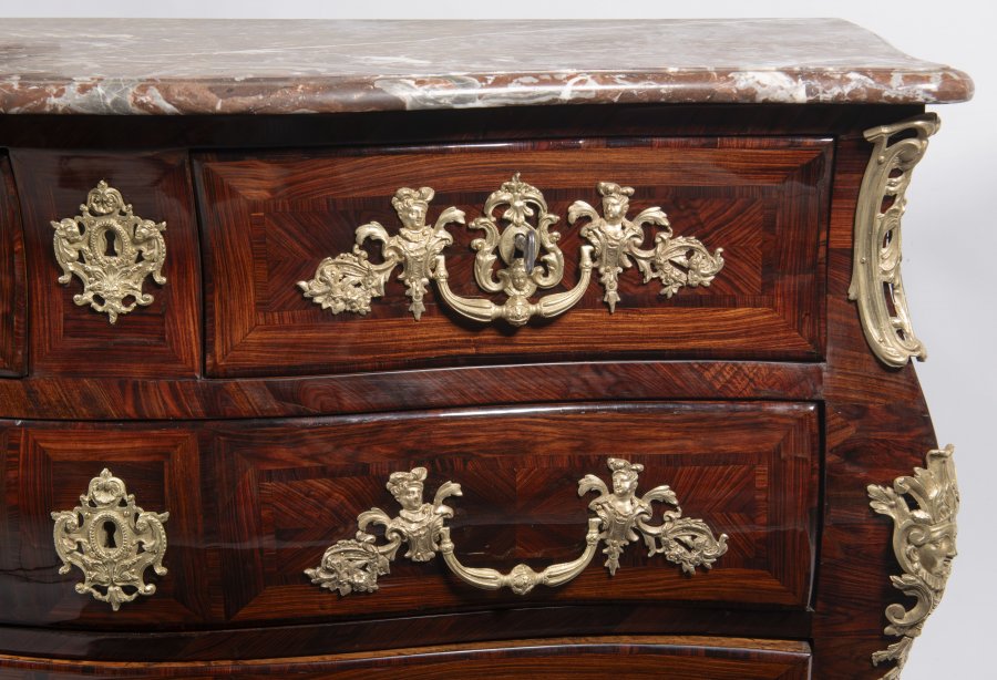 FRENCH LOUIS XV. COMMODE