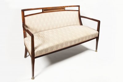 SECESNÍ SOFA