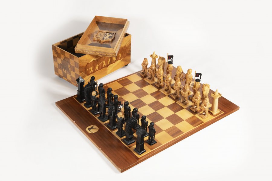 CHESS SET