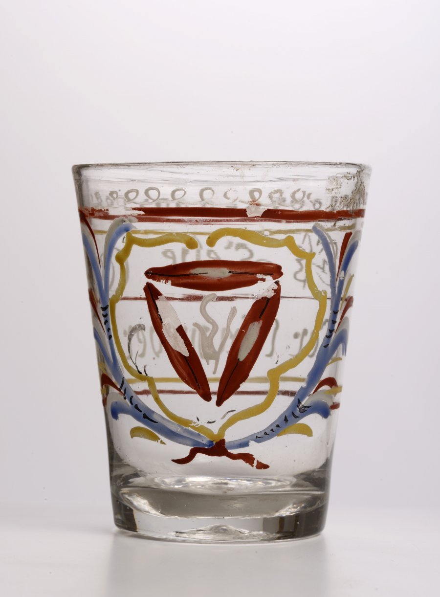 A GROUP OF THREE GLASSES 