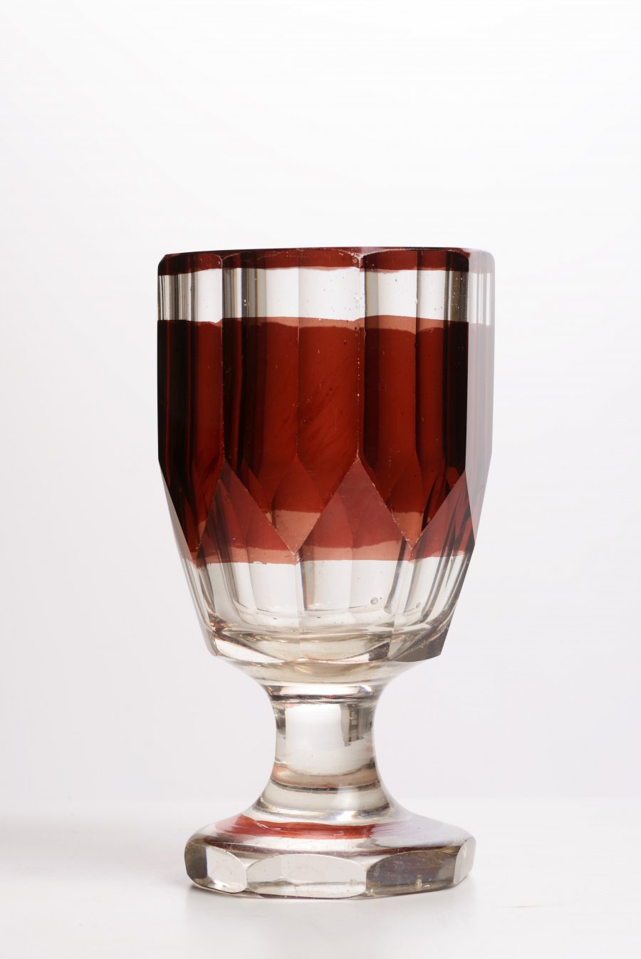 A GROUP OF THREE GLASSES