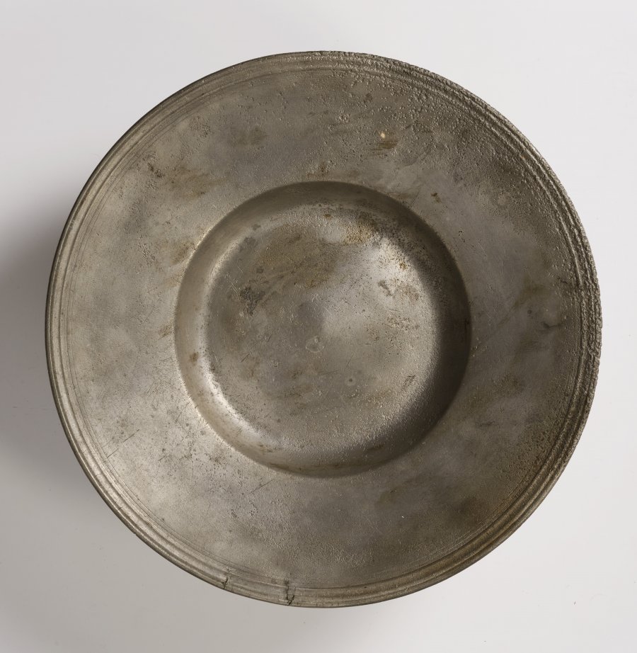 A GROUP OF FOUR PEWTER PLATES