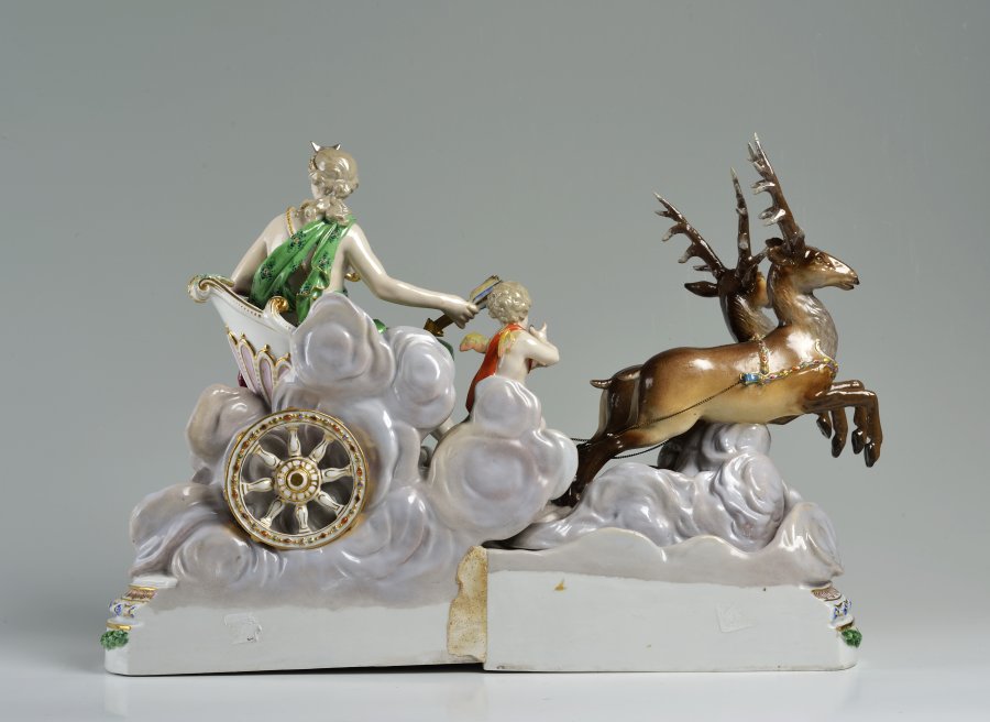 A MEISSEN SCULPTURE OF LUNA