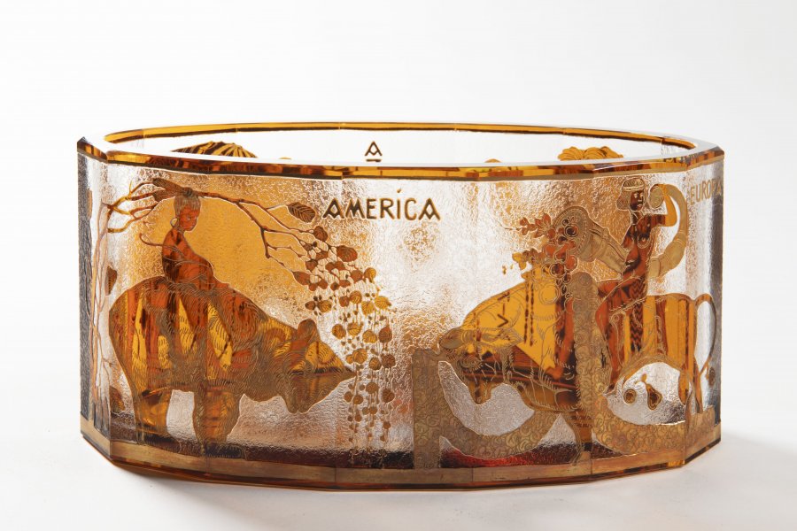 BOWL WITH ALLEGORIES OF CONTINENTS