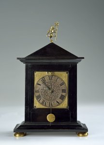 A TABLE CLOCK - ZAPLER