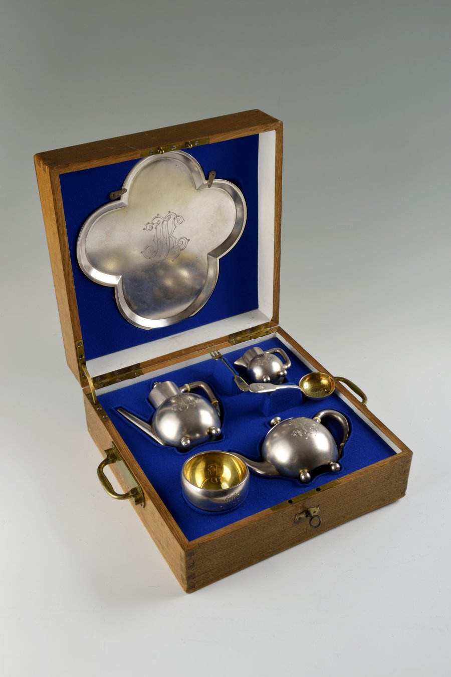 A TRAVELLING TEA SERVICE