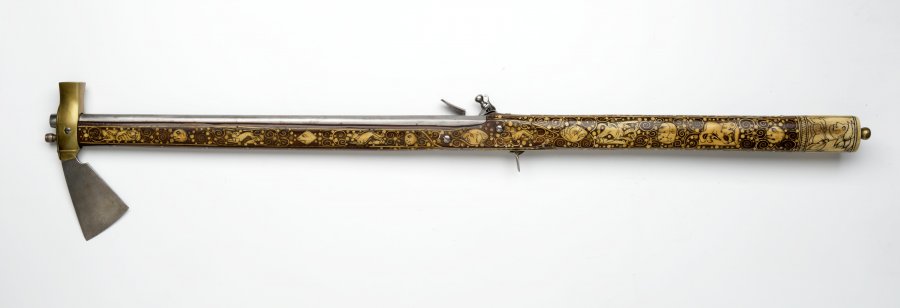 CEREMONIAL HAMMER WITH FLINTLOCK PISTOL