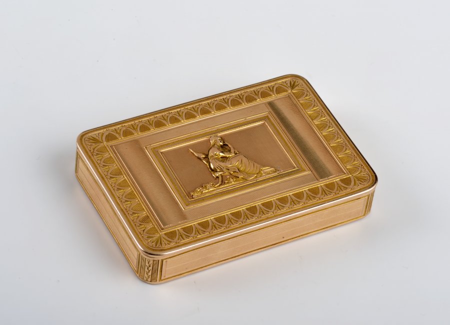 A TOBACCO BOX