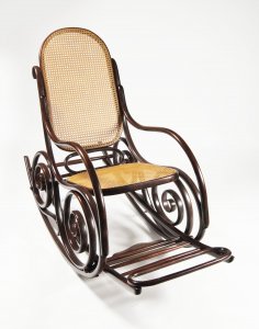 HOUPACÍ KŘESLO THONET