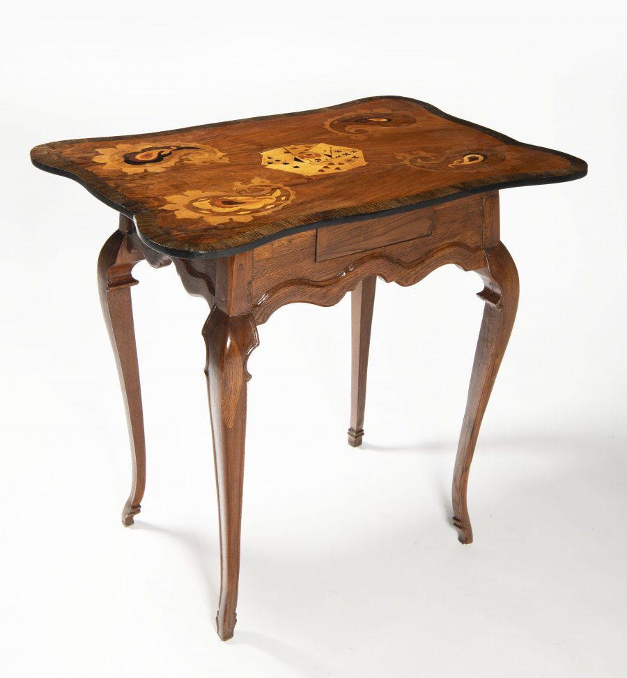 ROCOCO GAME TABLE