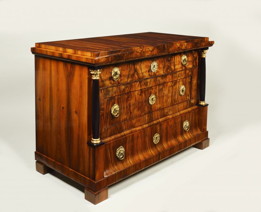 A BIEDERMEIER CHEST OF DRAWERS