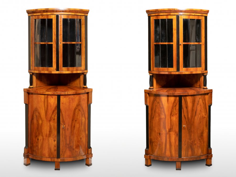 A PAIR OF BIEDERMEIER CORNER DISPLAY CABINETS