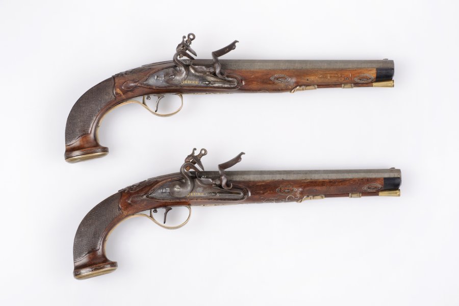 PAIR OF FRENCH FLINTLOCK PISTOLS