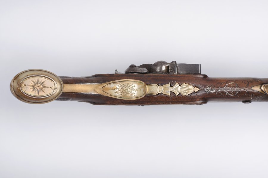 PAIR OF FRENCH FLINTLOCK PISTOLS