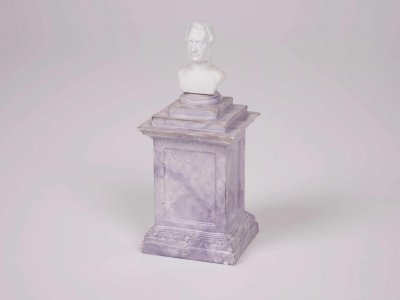 MINIATURE BUST