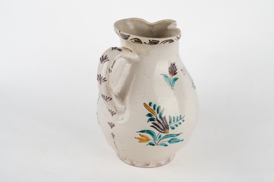 JUG WITH ASTERS