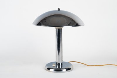 FUNCTIONALIST TABLE LAMP