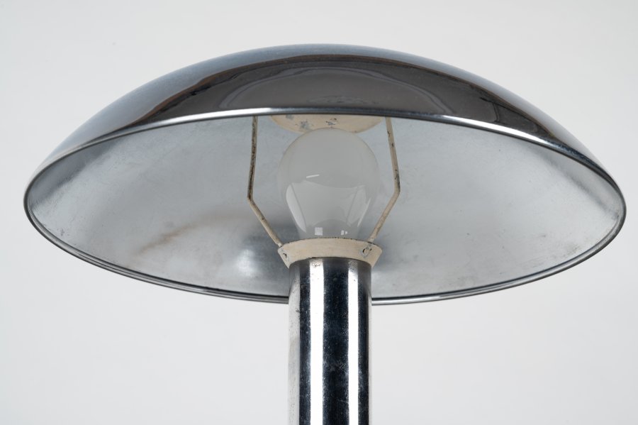 FUNCTIONALIST TABLE LAMP