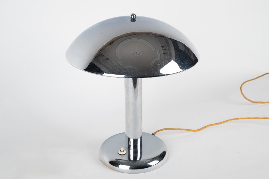 FUNCTIONALIST TABLE LAMP