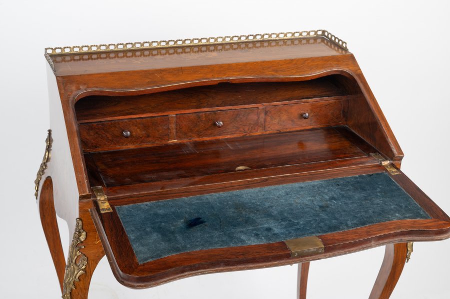 A NAPOLEON III BUREAU