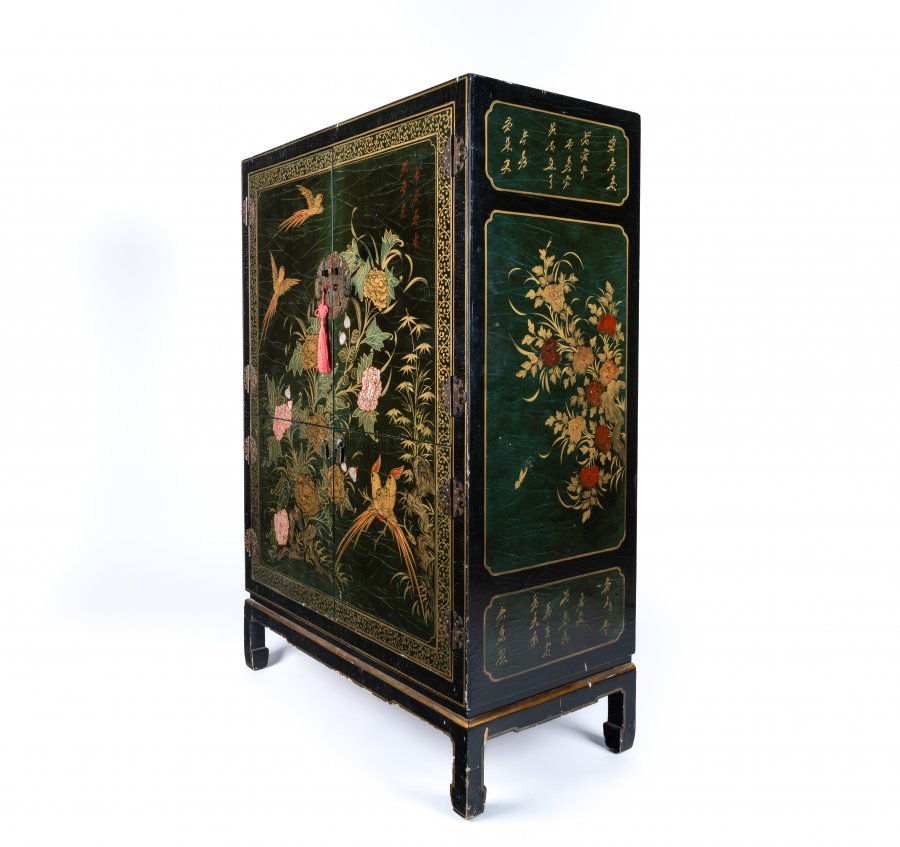 CHINESE CABINET