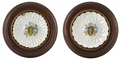 PAIR OF CERAMIC PLATES